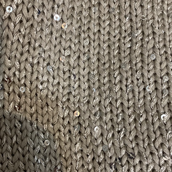 Lane Bryant gray sequence O/S 1/4 sleeves sweater- size large - Picture 6 of 10